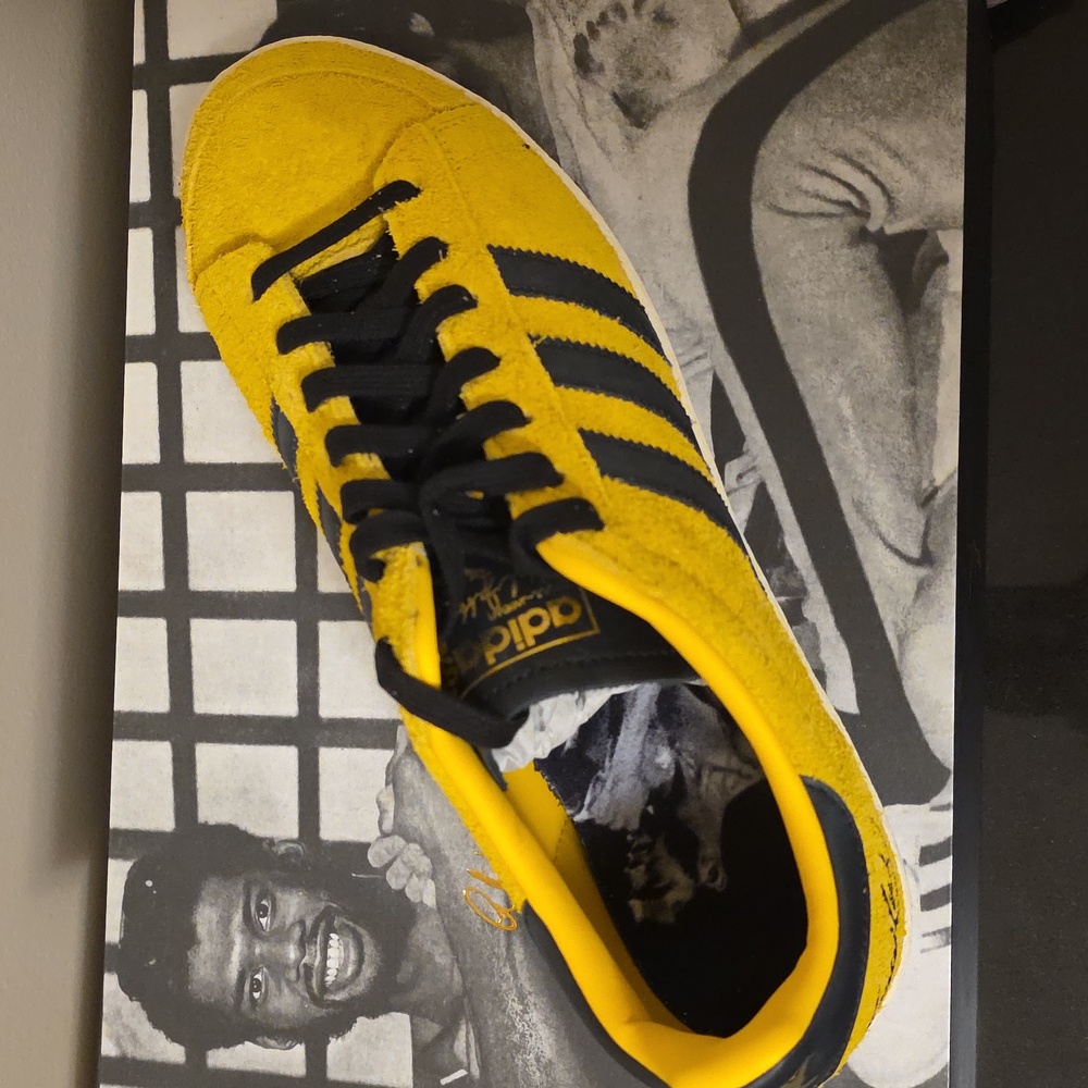 NEW Adidas Jabbar Low Black Yellow - Picture 4 of 8